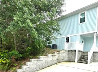 301 Miller St, Emerald Isle, NC 28594