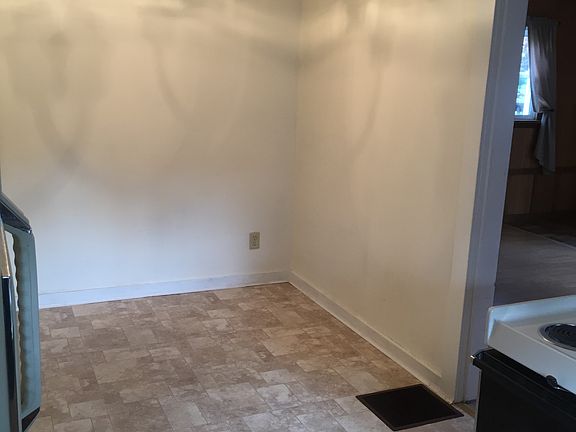 5th image of 308 W Yates Ave