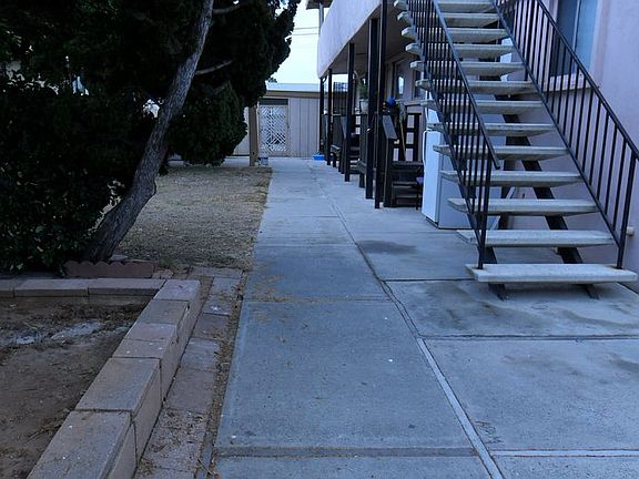 3rd image of 3536 Euclid Ave