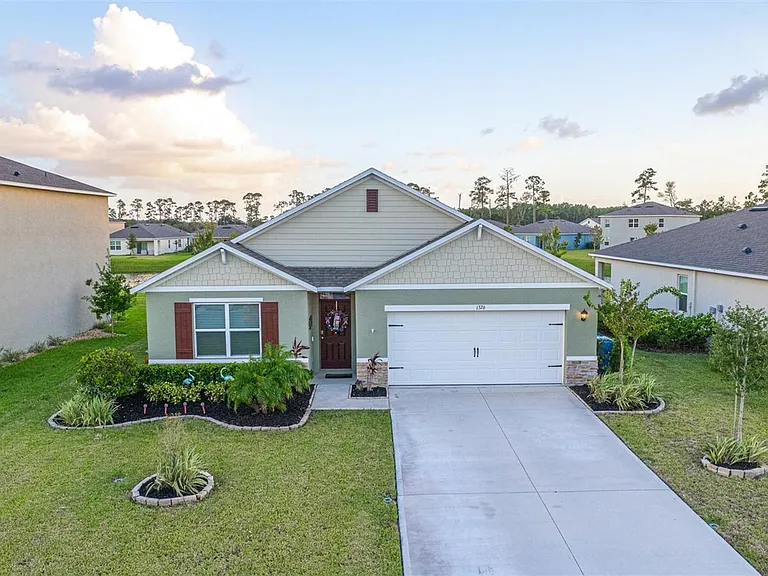 1326 Middle Lake Dr — Photo 4