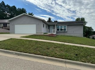 513 Sunset Ridge Ave, Gays Mills, WI 54631