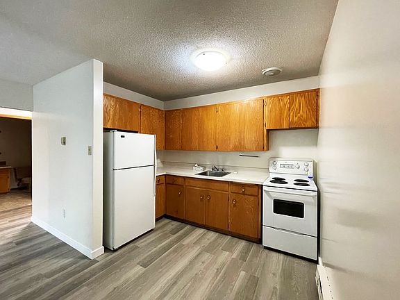 2nd image of 4045 Robinson St #31