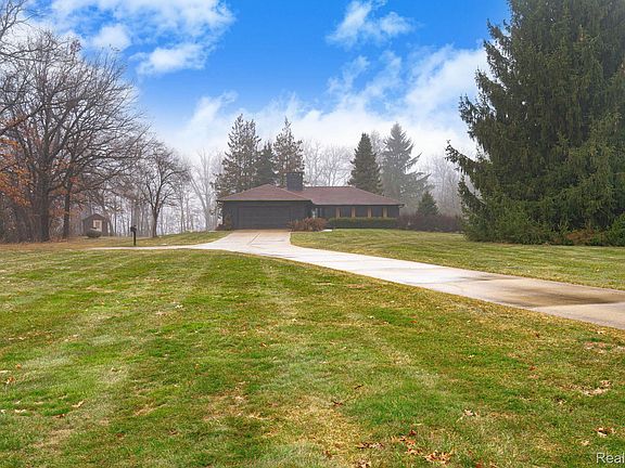 3rd image of 6803 Napoleon Rd