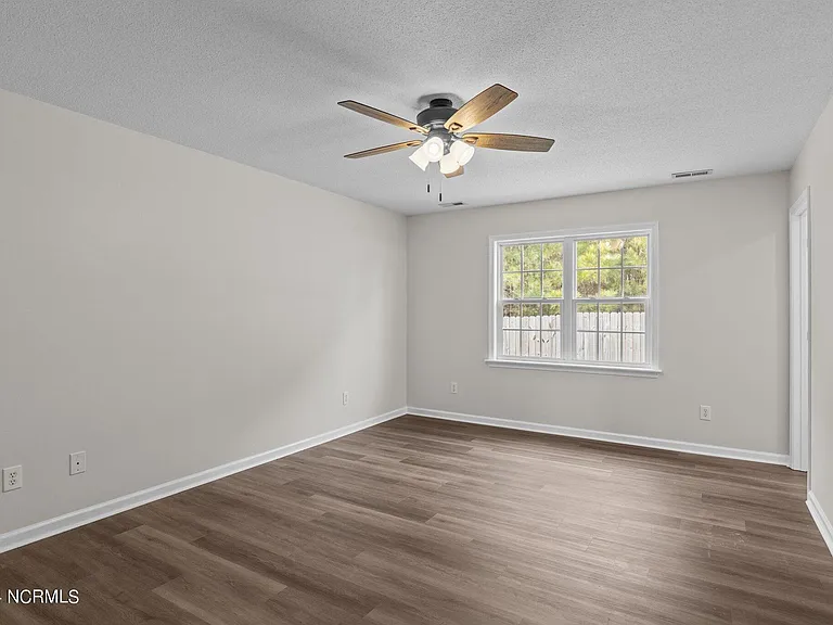 104 Blue Bird Ln — Photo 28