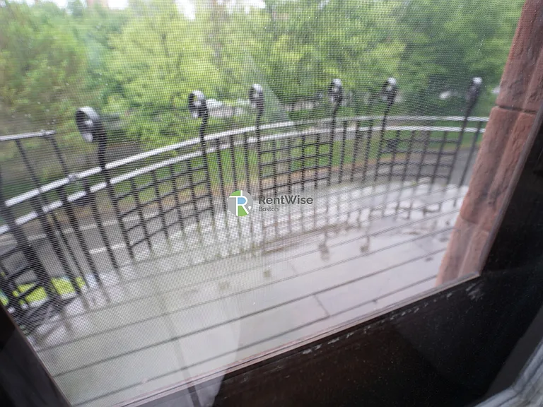 172 Commonwealth Ave #6 — Photo 4