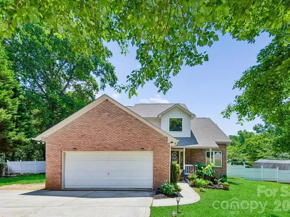 508 Watergate Cir, Gastonia, NC 28052