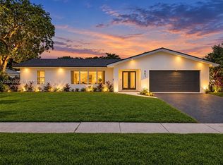 Plantations Secluded Gard, Fort Lauderdale, FL 33317