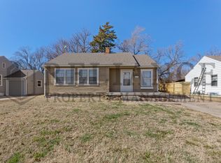 921 N Edgemoor St, Wichita, KS 67208