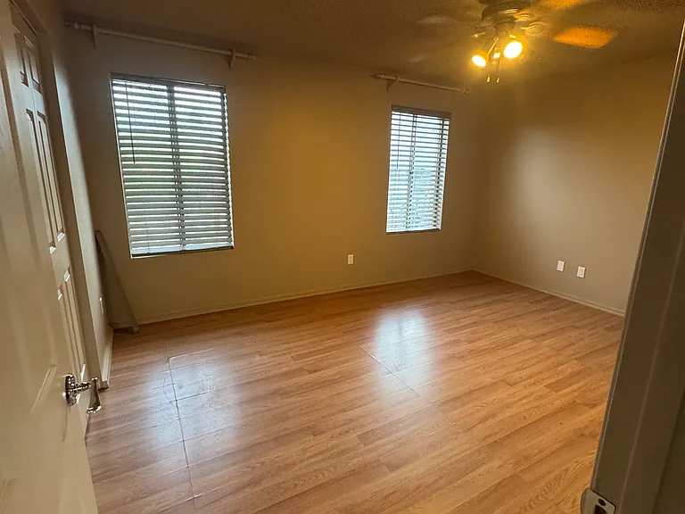 8918 W Glenrosa Ave — Photo 5