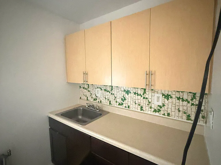188-30 87th Dr #4K — Photo 2