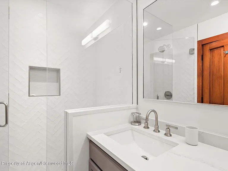 124 Harleston Grn #45 — Photo 27