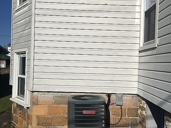 4th image of 719 Arlington Ave
