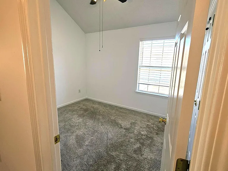 1278 Labrador Ln — Photo 5