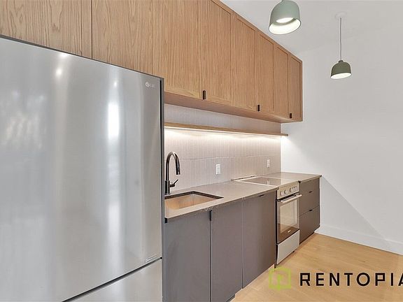 3rd image of 420 Tompkins Ave #511