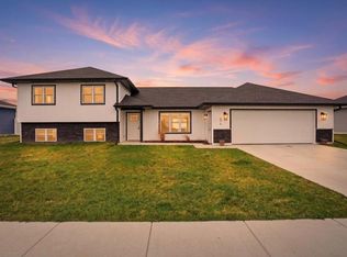 676 Porter Rd, Evansville, WI 53536