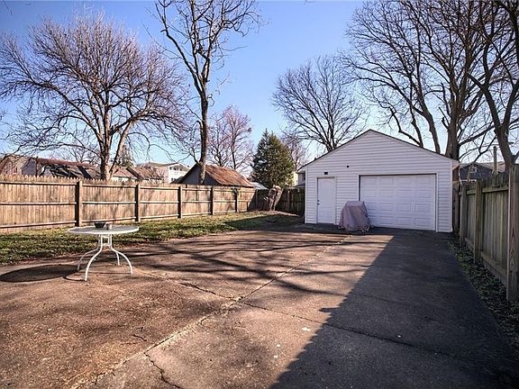 4th image of 1519 Rodgers St