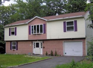 8383 Garden Dr, Tobyhanna, PA