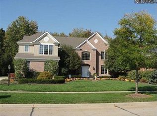 22251 Horseshoe Ln, Strongsville, OH 44136