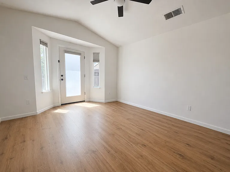 5701 Dainty Ct — Photo 8