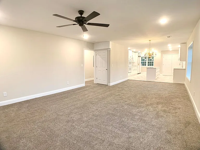 917 Sinclair Dr — Photo 7