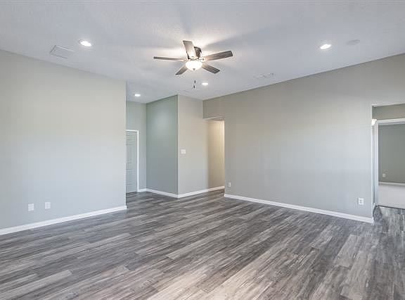 5th image of 609 Rolling Hills Dr