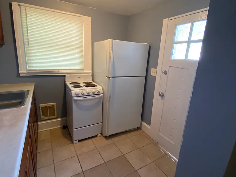 811 W Main St #6 — Photo 8
