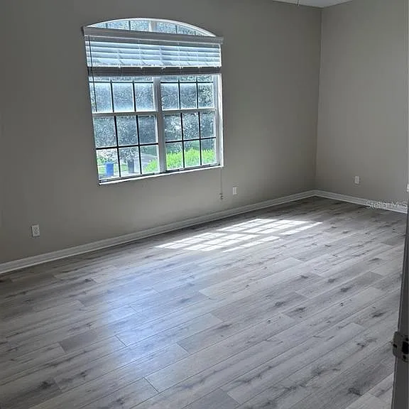 1531 McCrea Dr — Photo 24