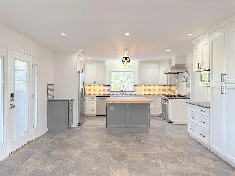 2827 Sanctuary Ln — Photo 13