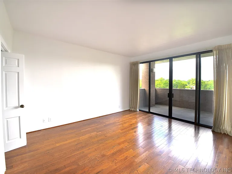 2121 S Yorktown Ave #602 — Photo 17