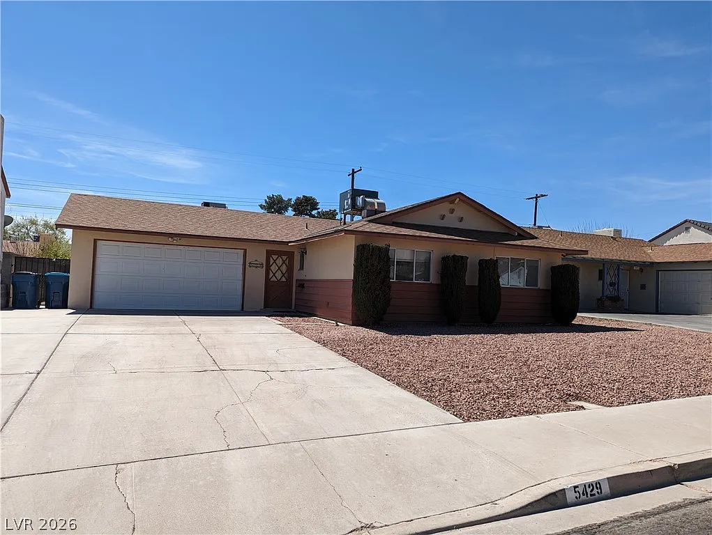 3 bed, 2.0 bath, 1115 sqft, $1,800 — Photo 1