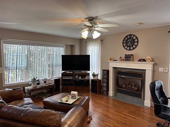 4th image of 1313 Spruce Ave