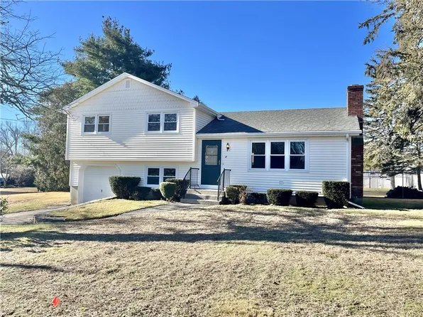 4 Ashel St, Westerly, RI 02891
