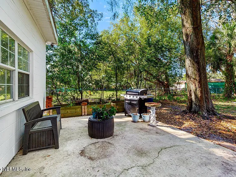 6545 Newcastle Rd — Photo 43