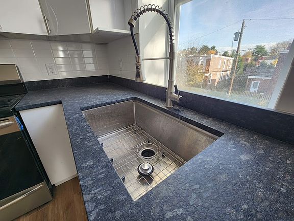 4th image of 5535 Ridge Ave #B