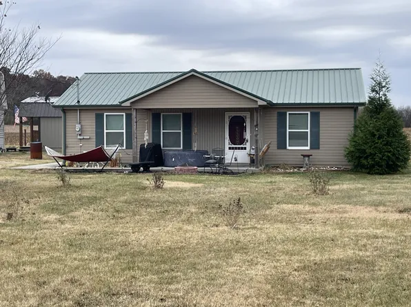 378 Sanders Rd, Decherd, TN 37324