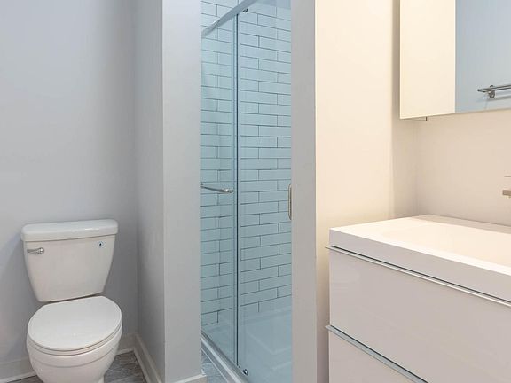 4th image of 1740 W North Ave APT 2R