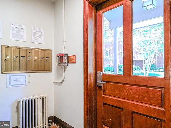 4th image of 1224 N Meade St #Es202