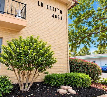 2 bed, 1202 sqft, $1,750 — Photo 1