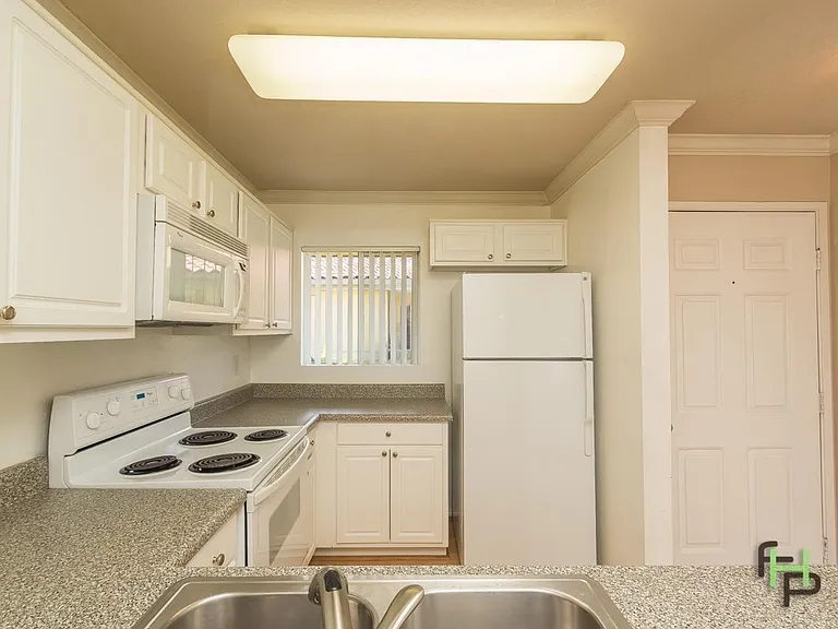 7405 Charmant Dr #2210 — Photo 3
