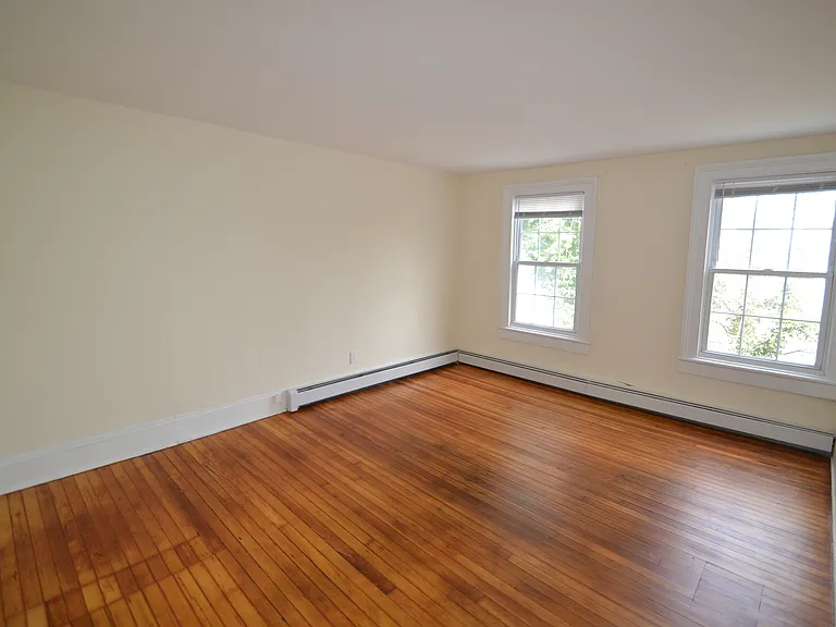 133 Hudson Ter #D — Photo 11
