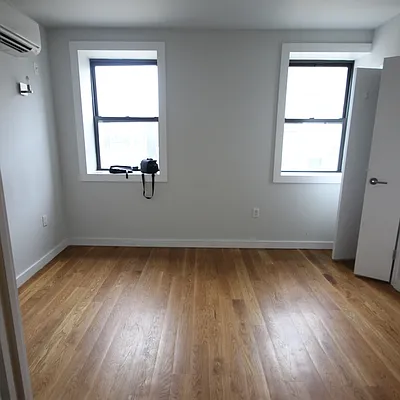 Rented by Nooklyn NYC LLC | media 109