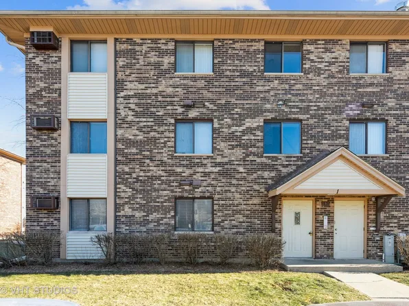 1 Parkside Ct APT 5, Vernon Hills, IL 60061