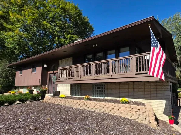 2451 Judy Ln, Shelby Township, MI 48316