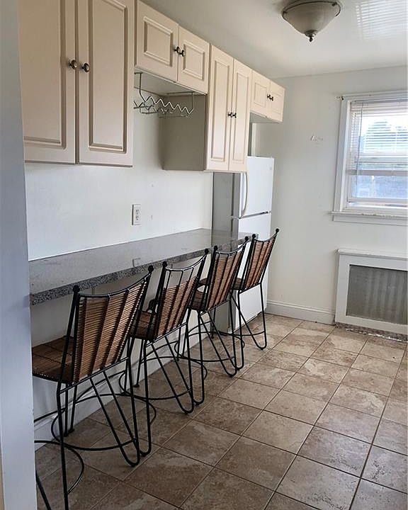 1st image of 110 Thurton Pl Floor 2