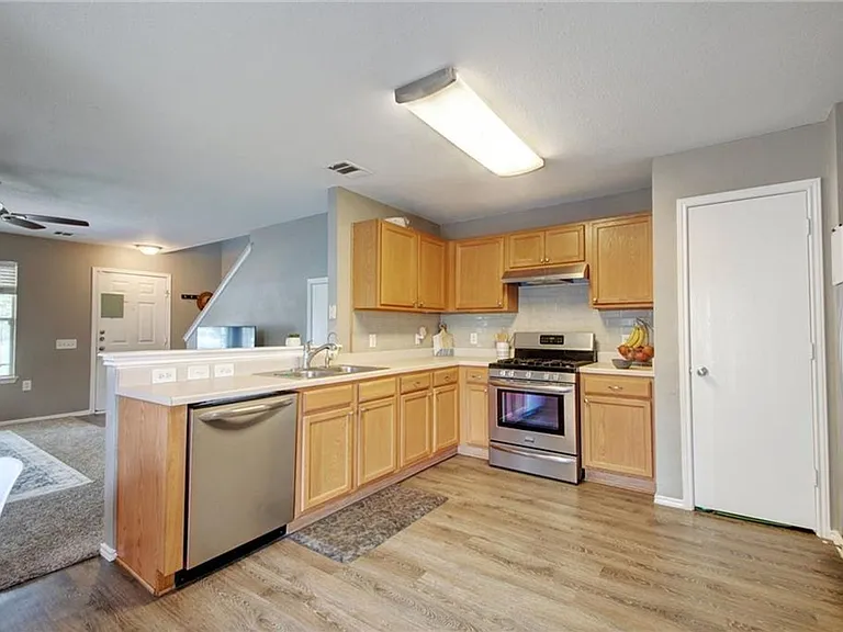 13905 Briarcreek Loop — Photo 7
