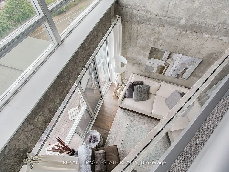 1029 King St W #837 — Photo 14