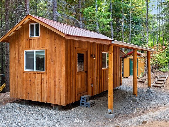 This well maintained cabin awaits you.