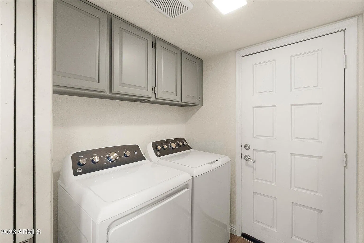 4 bed, 2100 sqft, $3,000 — Photo 1