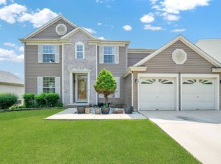 15 Harrison Ln, Streamwood, IL 60107