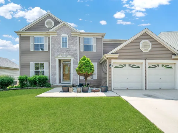 15 Harrison Ln, Streamwood, IL 60107
